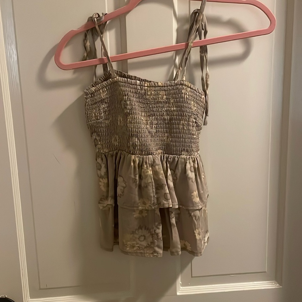 By together tan floral blouse size small